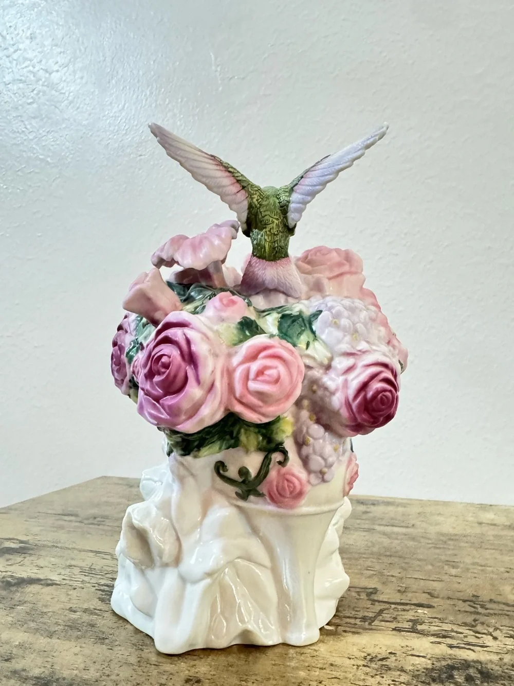 Carlton Card Musical Floral Boot With Hummingbird | Memory Music Box